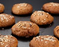 De délicieux cookies sans beurre, où le tahin le remplace. On adore l'alliance du cacao et du sésame.