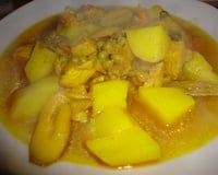 Marqa (ragoût tunisien) aux petits pois carottes, champignons, pommes de terre et poulet