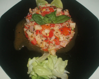 Tartare de surimi et crevettes à l'huile d'olive parfumée vanille.