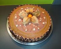 Douce alliance de chocolat et de mangues réhaussé du pep's des fruits de la passion sur un biscuit aux amandes.