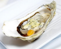 Une recette du guide de cuisine "Voyagez avec la Fourme d'Ambert" idéale pour surprendre votre famille pour les fêtes de fin d'année.