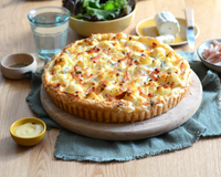 Tarte de chou-fleur aux allumettes et au fromage