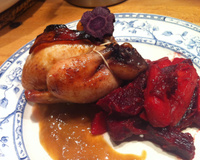 Cailles à la rhubarbe poêlée sanguine