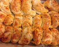 Croissant à la viande hachée.