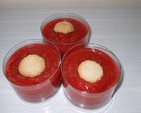 Compote pommes fraises et macarons rapide et facile à faire.