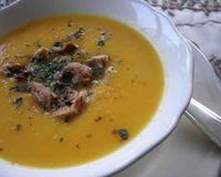 Une soupe de carottes aux accents asiatiques de par la présence de badiane et de coriandre. Le goût anisé de la badiane rend cette soupe très originale.