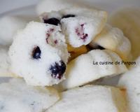 Une petite gourmandise presque toute blanche que j'ai réalisée pour mes hôtes, dont l'un était allergique au gluten.