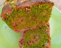 Cake au thé matcha et framboises fraîches sans gluten