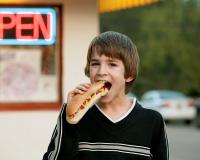 Près d'1 enfant américain sur 2 pense que le hot-dog et le bacon sont des légumes