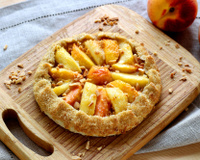 Pêches : 10 desserts pas chers à faire cet été