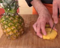 Comment découper un ananas en piston ?