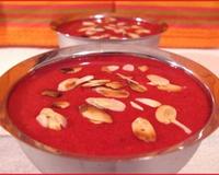 Soupe aux framboises glacée et merveilleusement rafraîchissante.
