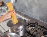 1-10-100 : faut-il vraiment suivre cette règle à la lettre pour bien cuire les pâtes ?