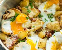 Un brunch d'automne aux pommes de terre et champignons qui ravira vos tablées dominicales !
Une recette en partenariat avec les articles de cuisson Cristel.