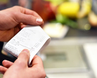 Courses : ce détail que vous devriez toujours vérifier avant de franchir les portes du magasin