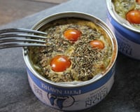 Mini-flans au thon et tomates cerise dans leurs boites