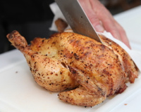 Ne massacrez plus votre volaille : la méthode facile du MOF Éric Frechon pour la découpe