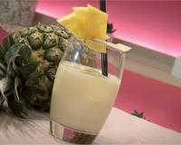 Un cocktail Antillais fruité et rafraîchissant ! Un mélange unique et savoureux entre jus d'ananas, rhum blanc et lait de coco... 