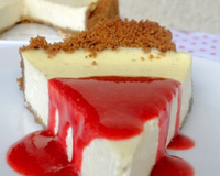 Cheesecake à la vanille & son coulis de fraises