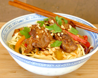 Aiguillettes et nouilles sautées façon aigre doux au Ketchup