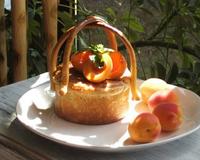 Voici un gâteau mariant l'abricot, les noisettes et les amandes.