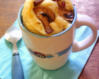 Mug cake salé aux lardons et aux champignons