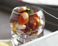 Les tomates n"ont pas qu"une couleur ! Voici une petite salade très facile à réaliser qui prouve encore une fois que l"assaisonnement fait tout.