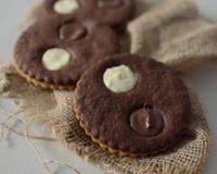 Ces jolis sablés lunettes tout chocolat feront le bonheur de vos enfants !
Une recette réalisable au Cuisine Companion.