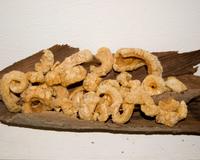 Des cracklings en anglais, délicieux.
