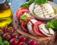 Salade tomates-mozzarella : l’erreur fatale que l'on fait tous et qui gâche totalement ce classique de l'été