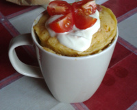 Mug cake aux lardons et tomate cerise