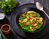 Le secret du chef Eric Frechon pour réussir la traditionnelle recette printanière des petits pois à la française