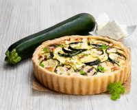 Cette recette de quiche courgettes-feta ultra-facile régale à tous les coups !