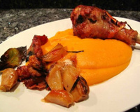 Cuisse de dinde rôtie à la bière et au genièvre d'après les sœurs Scotto, purée de patate douce