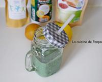 Avec les beaux jours qui sont revenus, les smoothies ont suivi! Voici un smoothie plein de vitamines et de spiruline (c'est pour la rime mais c'est vrai aussi!).
