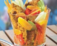 Emincé de dinde au curry en salade acidulée du sud