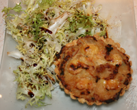 J'étais partie sur une recette oignons lardons et manquant de lardons, j'ai remplacé par du poulet et c'est délicieux !