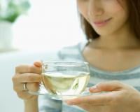 Cette tisane contre les infections urinaires fait le buzz, mais est-elle efficace ? Des experts répondent