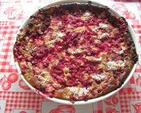 Un délice ce gâteau au fromage blanc agrémenté de groseilles rouges.