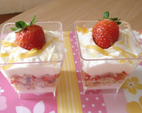 Verrines de fraises au palet breton