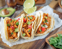 Tacos au poulet facile : la recette express et pleine de saveurs pour changer des classiques