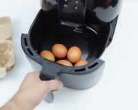 Brouillés, durs et même mollets : comment faire cuire ses oeufs avec son Airfryer ?