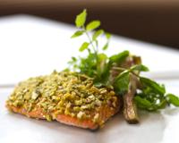 Une délicieuse recette qui sera parfaite pour un déjeuner dominical. Le fondant du saumon et le croquant des pistaches sont en parfait accord dans cette…