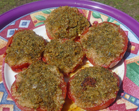 Tomates à la provençale à l'échalote et cuites au barbecue