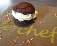 J'ai inventé mon propre whoopie pie, au chocolat et à la douceur du miel...