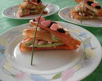 Mille feuille d'avocat au saumon