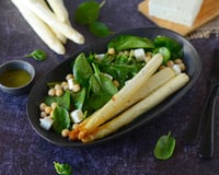 Salade d'Asperges des Sables des Landes IGP rôties aux pois chiches, pousses d'épinards et feta