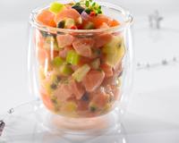 Un plat sophistiqué, au goût raffiné mais puissant. Le saumon fumé est allégé par le saumon cru, tandis que les aromates relèvent…