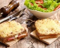 Croque-monsieur : savez-vous pourquoi ce classique qu’on aime tous s’appelle ainsi ?