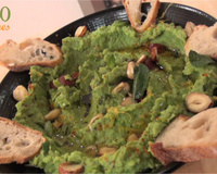 Houmous petits pois, noisettes et menthe